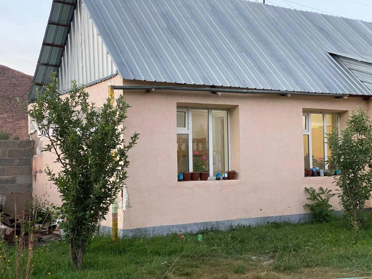 Rozalinda Guesthouse Naryn Exteriér fotografie